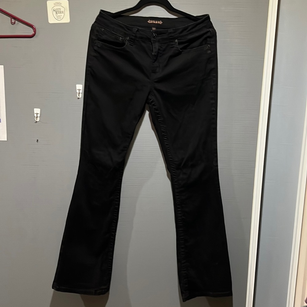 Size 32 Shyanne Black Jeans